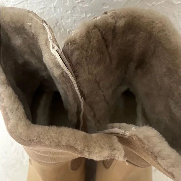 Tan and Cream Winter Boots with Shearling Lining - Picture 8 of 9
